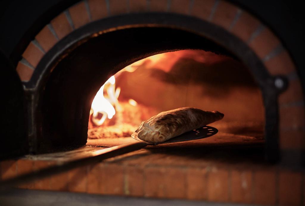 Logis Hotel Lons-Le-Saunier - Restaurant Le Grill Екстер'єр фото